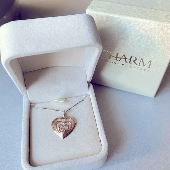 Beautiful Rose Gold Heart Pendant Necklace - Picture 2 of 5